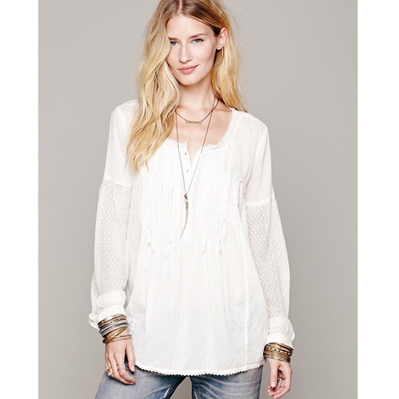 Free People Tops - Free People peasant blouse with lace sleeves